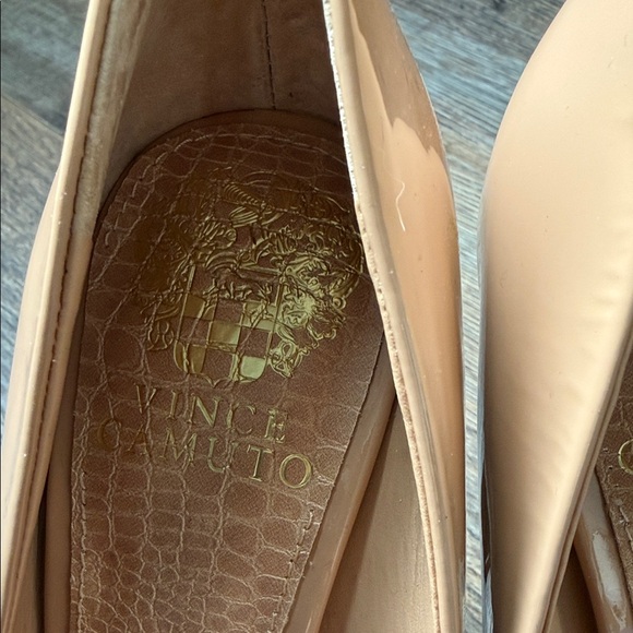 Vince Camuto Tan Patent Women's Pumps Size 5 - Picture 3 of 7